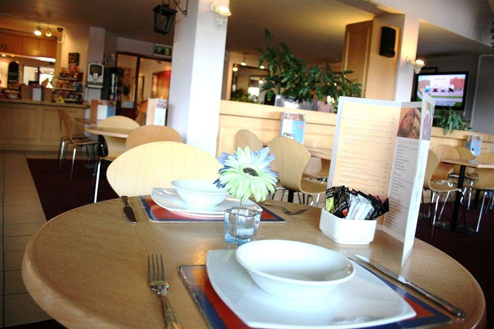 Stay Inn Manchester Солфорд Экстерьер фото