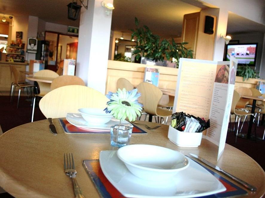 Stay Inn Manchester Солфорд Экстерьер фото